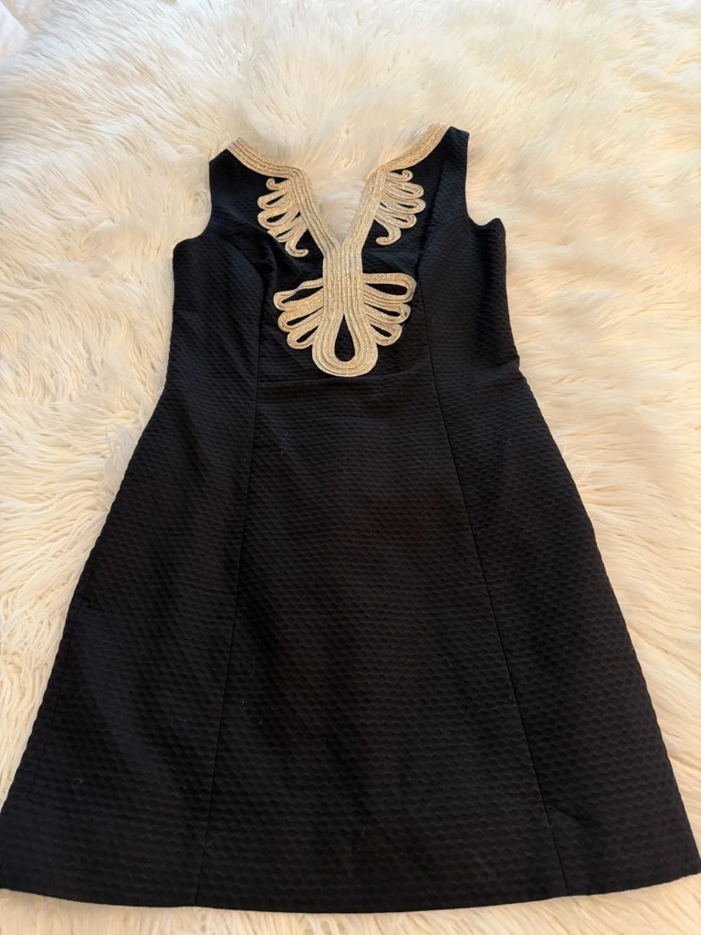 Lilly Pulitzer Black Mini Dress with Gold Embellished V-Neck size 0 length 30” - Picture 7 of 8